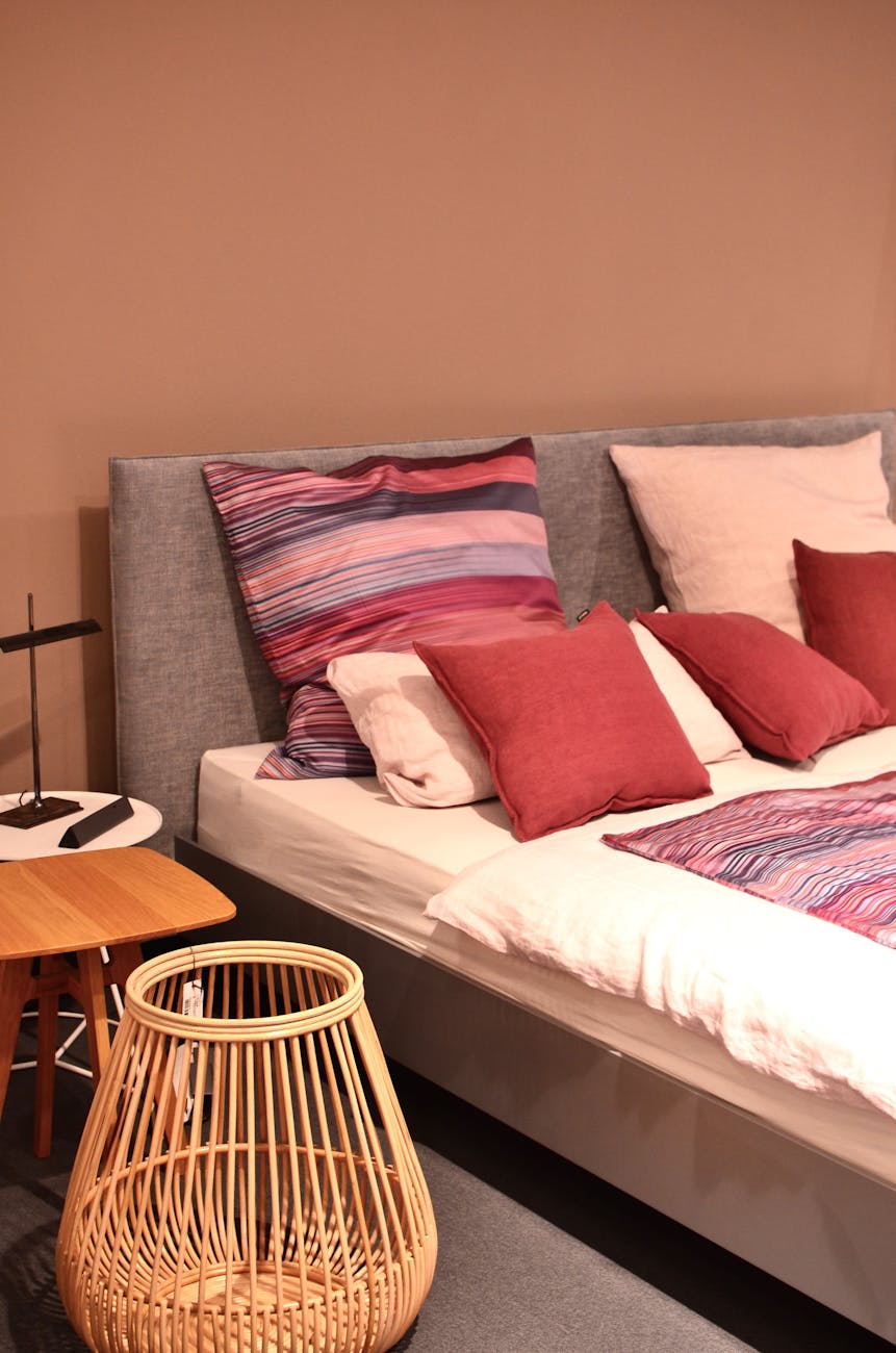 Pic of affordable bedroom set that allows savings and budgeting.